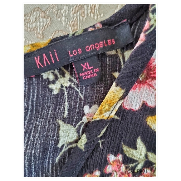 ᴋᴀɪɪ ʙᴇʟʟ sʟᴇᴇᴠᴇ ᴛᴏᴘ - Picture 5 of 6